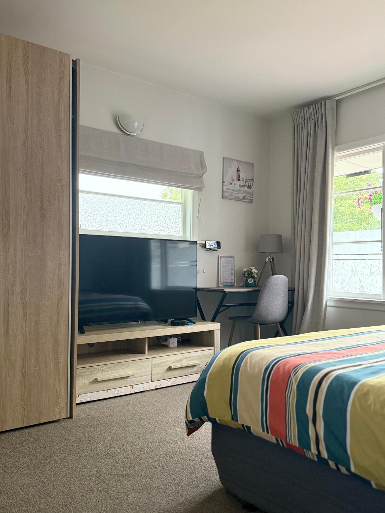 Cozy And Sunny Near To Seapath Homestay *